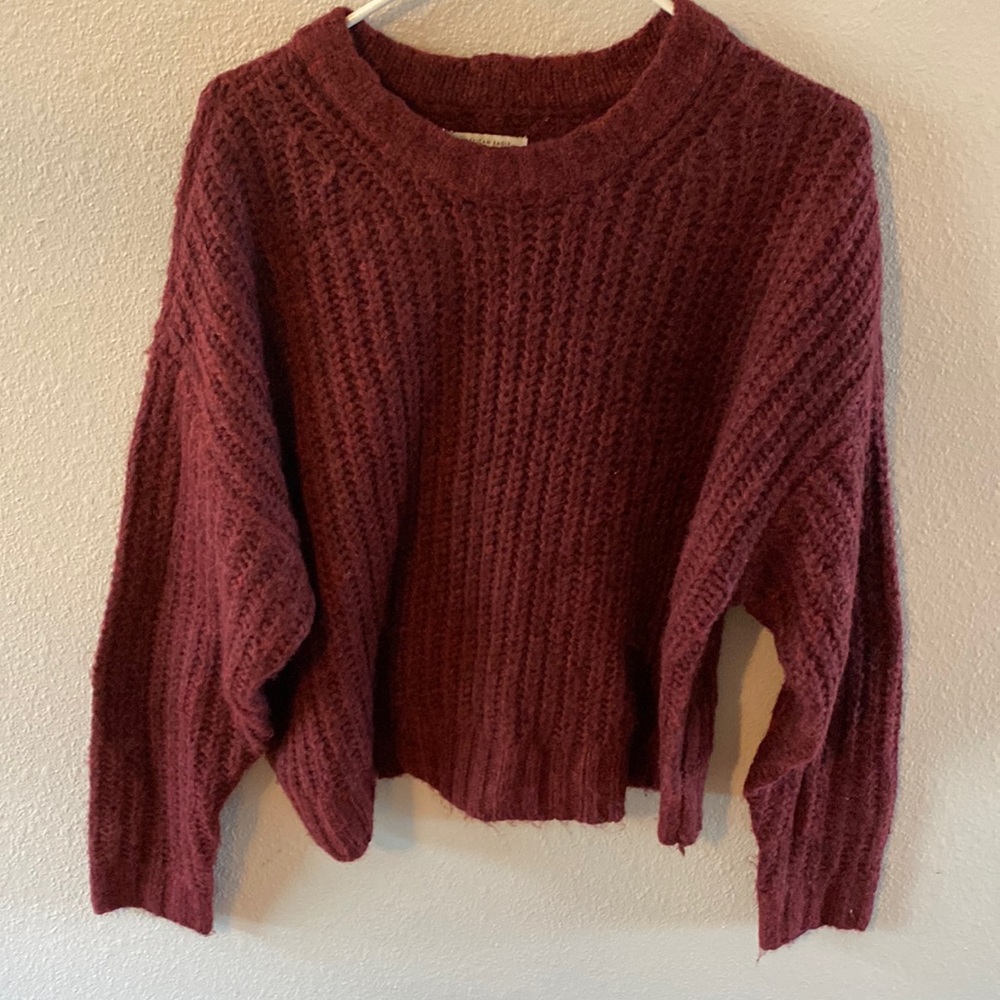 Cropped sweater great shape. Size large